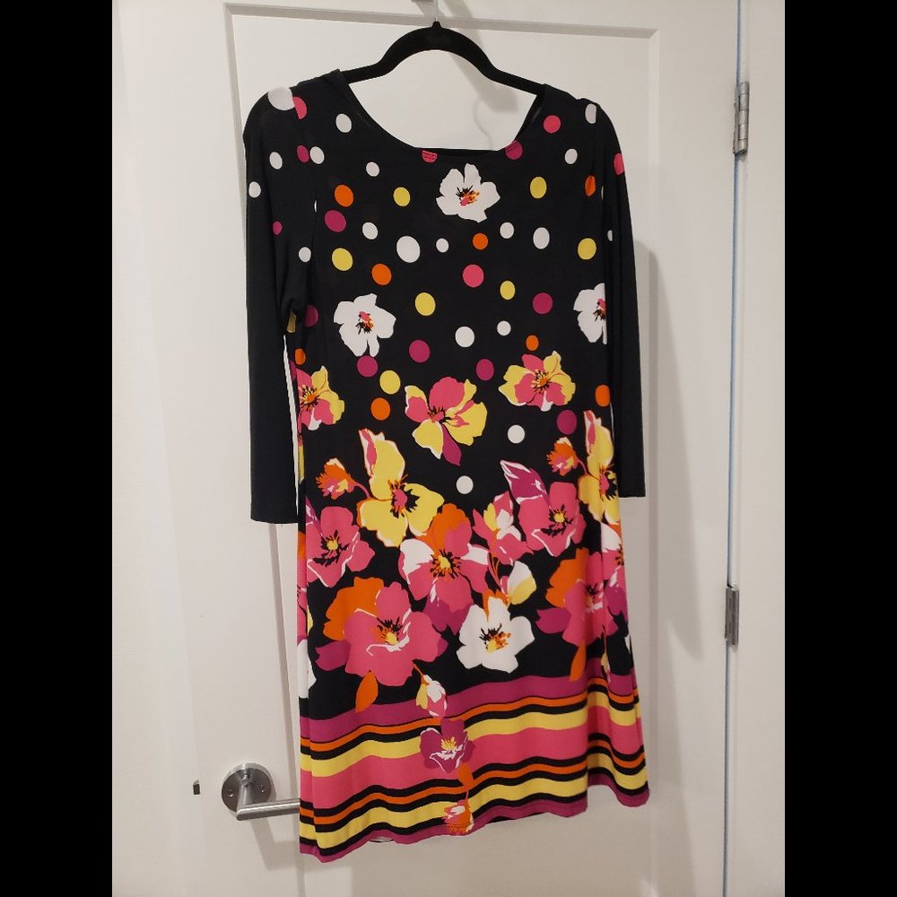 Black and floral printed dress - Size large